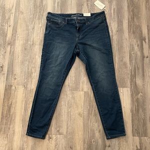 Universal Thread mid rise jegging